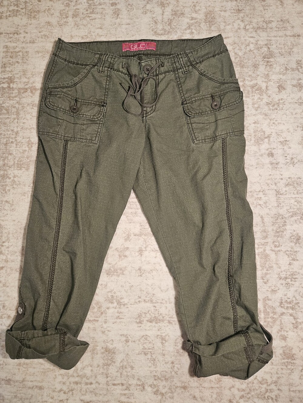 VTG Y2k Olive Green Women's Cargo Capris with Drawstring Waist